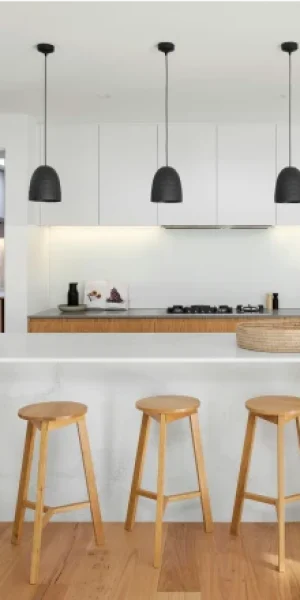 photo_1600585152220_90363fe7e115